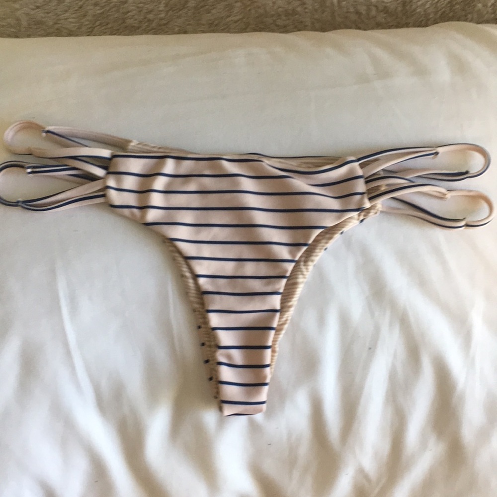 Bikini bottoms